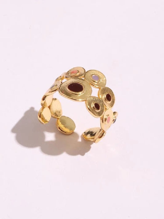 Vintage Spanish Flair Ring: Chic Synthetic Stone with French Open Design